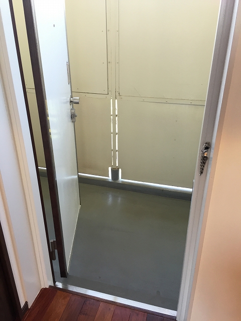 パールハイツ桜上水　勝手口