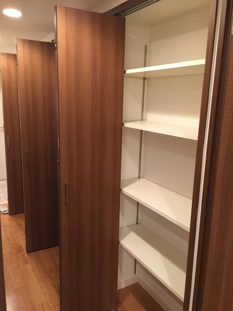 モア・クレスト荻窪　廊下収納