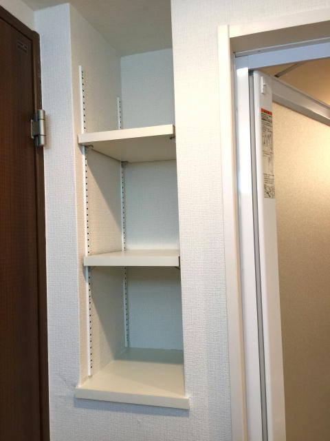 モア・クレスト荻窪　洗面室収納