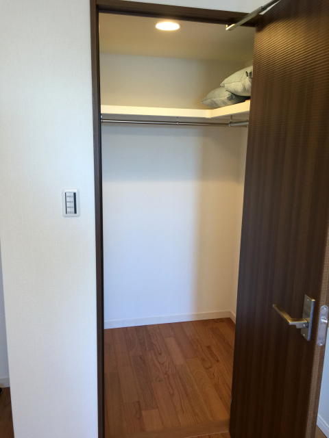 モア・クレスト荻窪　洋室約7.1帖収納