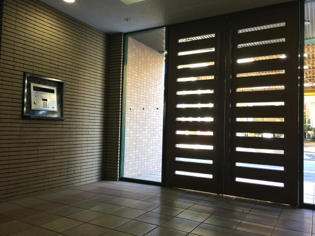 モア・クレスト荻窪　エントランスホール