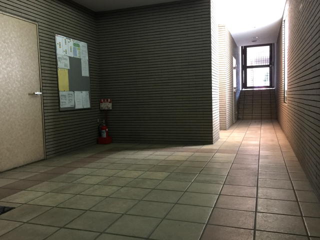 モア・クレスト荻窪　エントランスホール