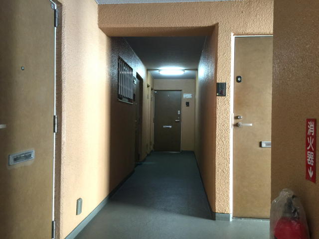 メイツ東中野　内廊下