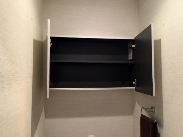 メイツ東中野　トイレ収納