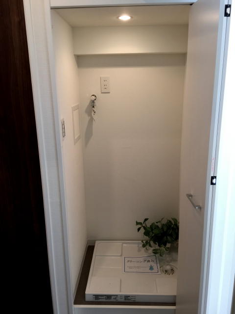 メイツ東中野　洗濯機置場