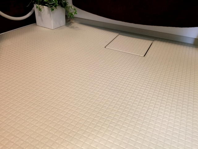 メイツ東中野　バスルーム床