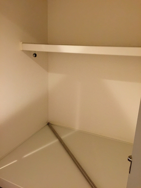 ストーク目白ウェステリア　廊下収納