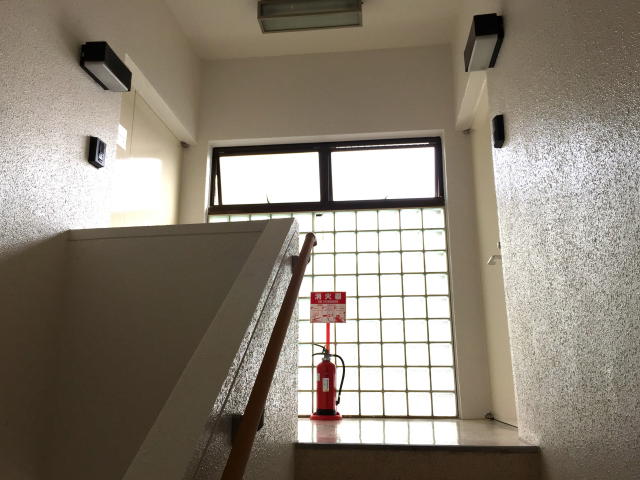 サンコート千歳台　階段