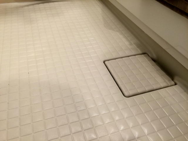 サンコート千歳台　バスルーム床