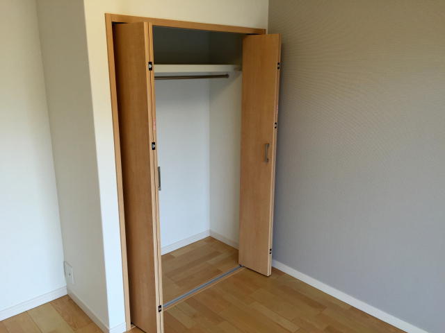 サンコート千歳台　洋室約5.3帖収納