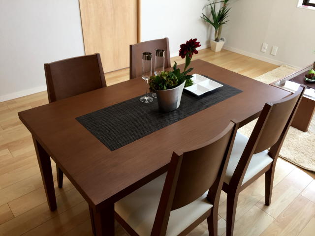 サンコート千歳台　リビングダイニング