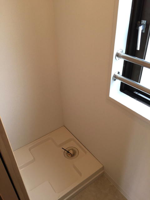 サンコート千歳台　洗濯機置場