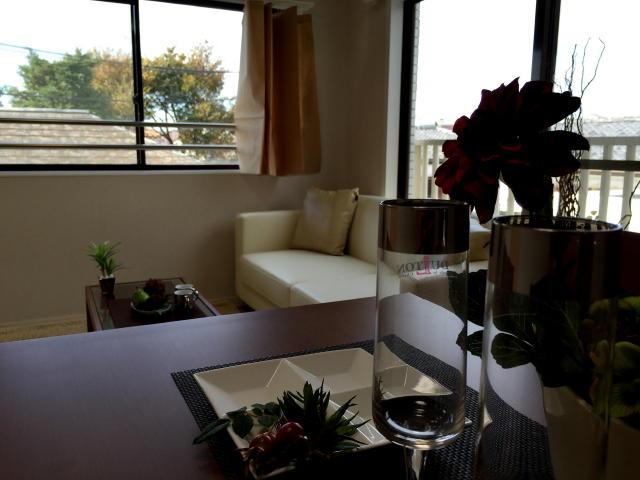 サンコート千歳台　リビングダイニング