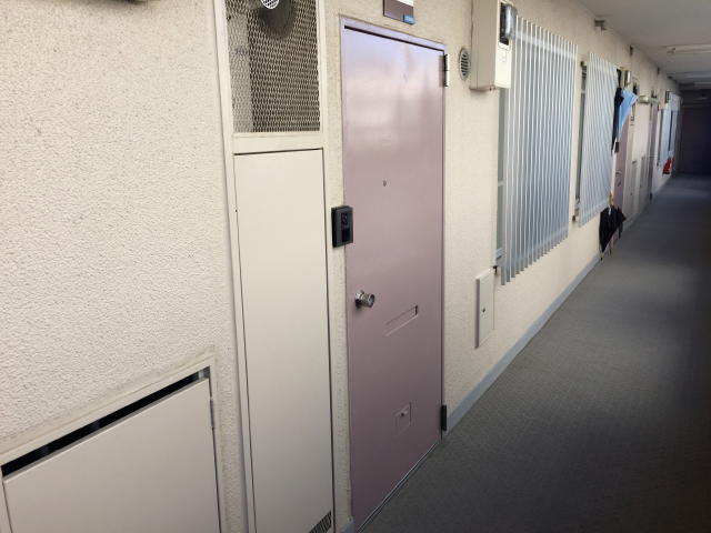 第２桜新町ヒミコマンション　玄関前
