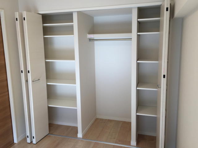 第２桜新町ヒミコマンション　洋室約6.5帖収納