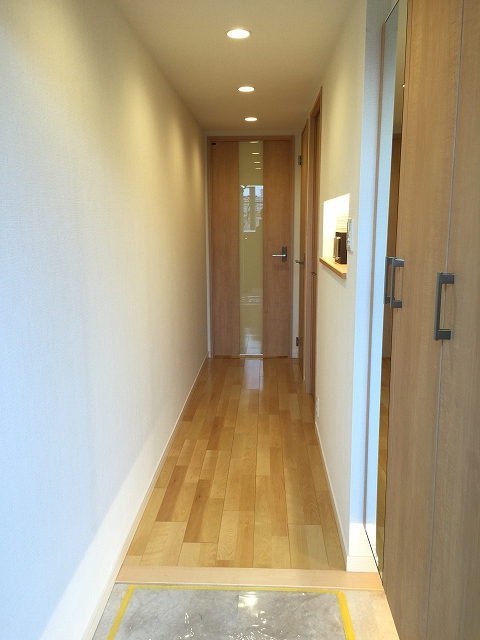 モア・クレスト荻窪　玄関