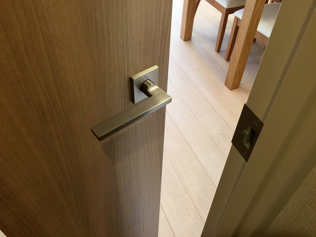 コスモ二子玉川　リビングダイニングキッチンへ