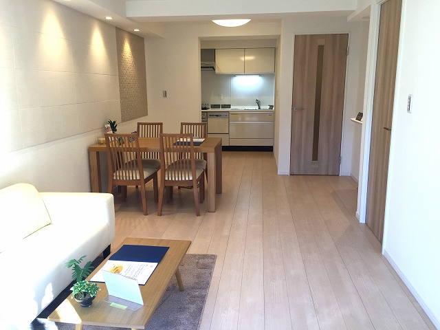 コスモ二子玉川　リビングダイニングキッチン