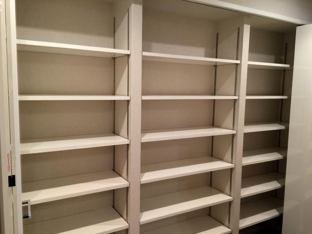 パレ駒場　廊下収納