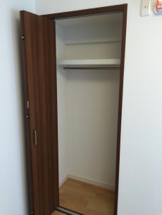 池ノ上グロリアハイツ　洋室約4.7帖収納