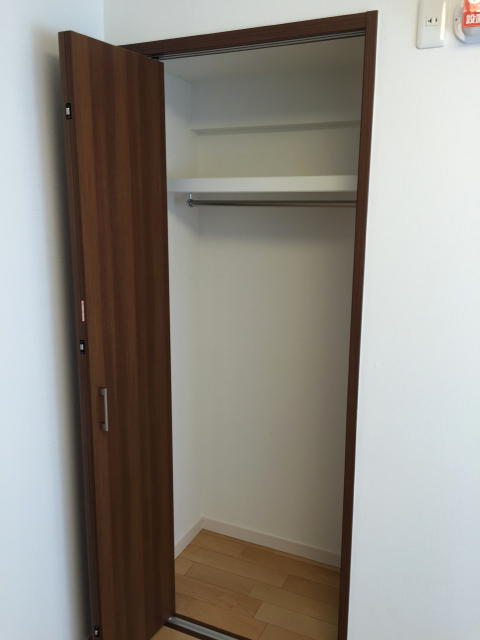 池ノ上グロリアハイツ　洋室約4.7帖収納