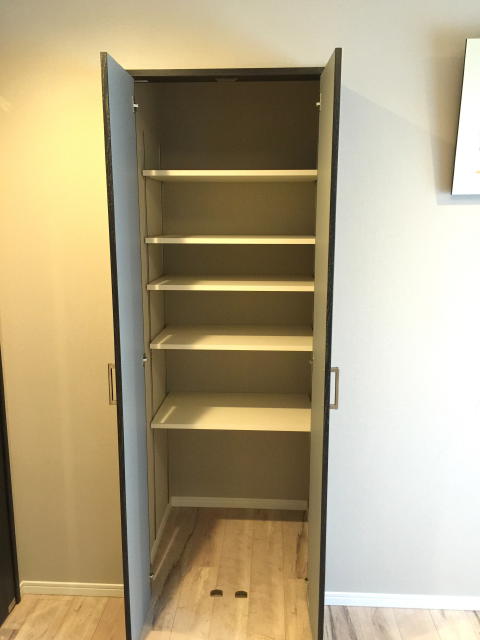 Ｇフラット　リビングダイニングキッチン収納