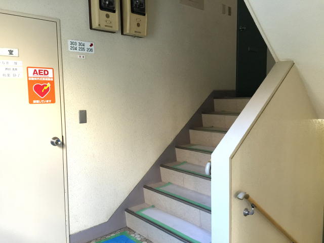 大京町サンハイツ　階段
