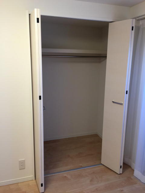 大京町サンハイツ　洋室約6.3帖収納