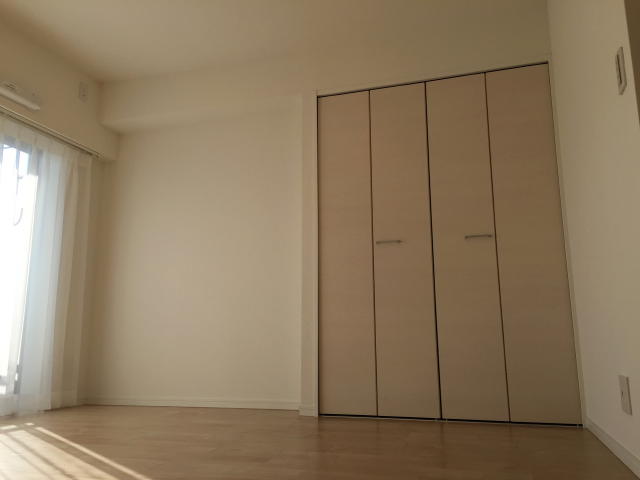 大京町サンハイツ　洋室約8.9帖