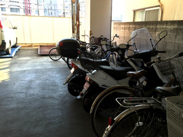 プリミエール下落合２号館　駐輪場