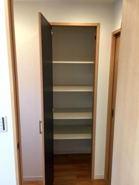 プリミエール下落合２号館　廊下クローゼット