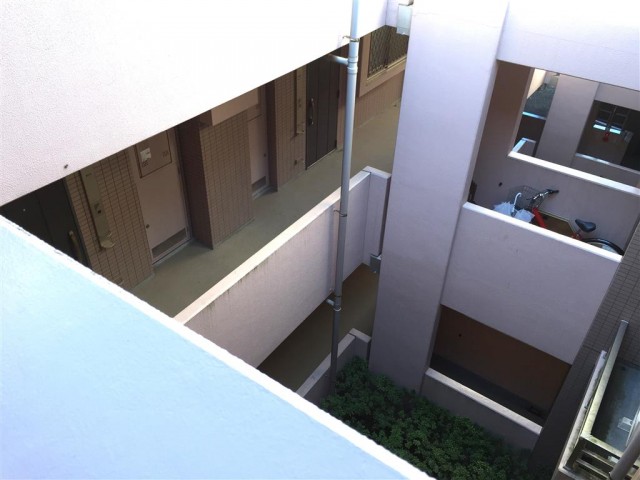 クリオ八幡山壱番館　３F外廊下