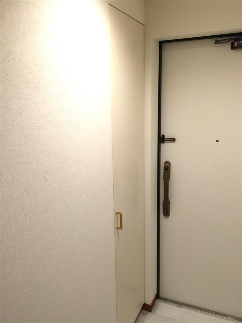 クリオ八幡山壱番館　玄関収納