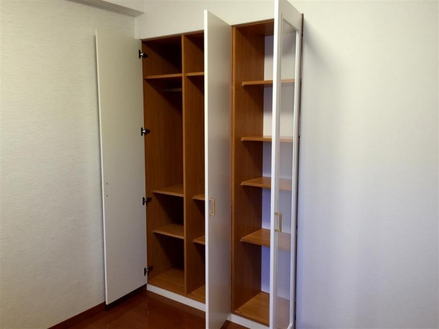 クリオ八幡山壱番館　洋室約4.5帖収納