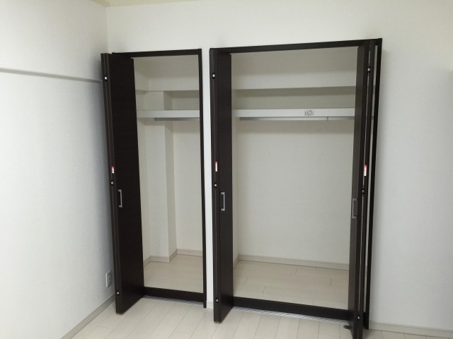 パレス三條　洋室収納