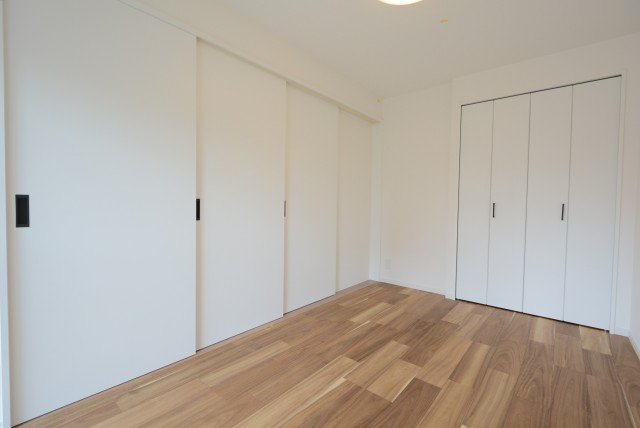 クレール三田 洋室