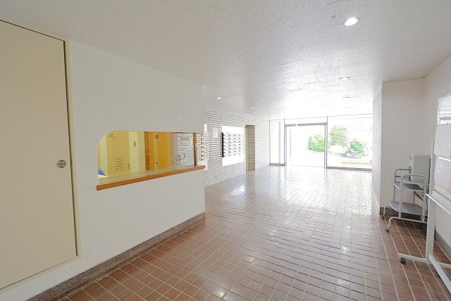 パレス三條 エントランス