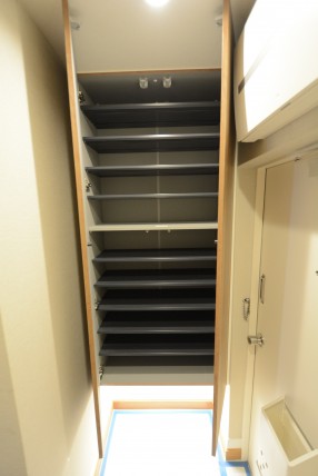 クレール三田 玄関