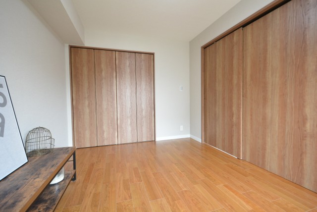 クレール三田 洋室1