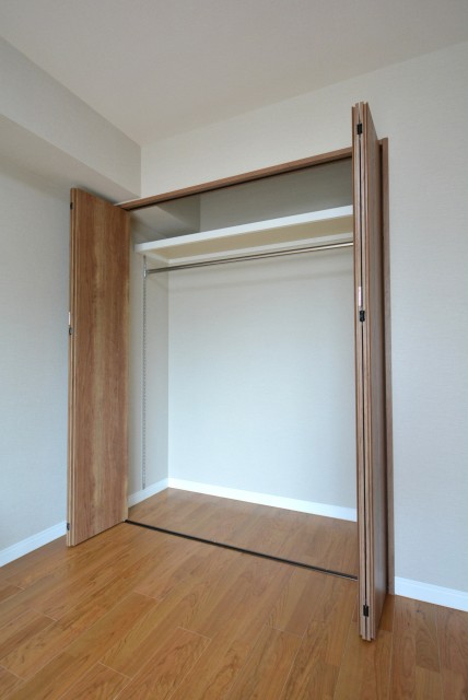 クレール三田 洋室1