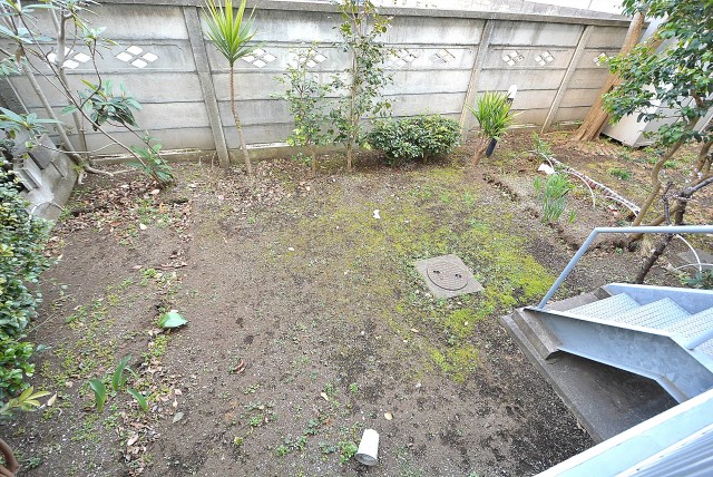 シャルム成城 バルコ庭