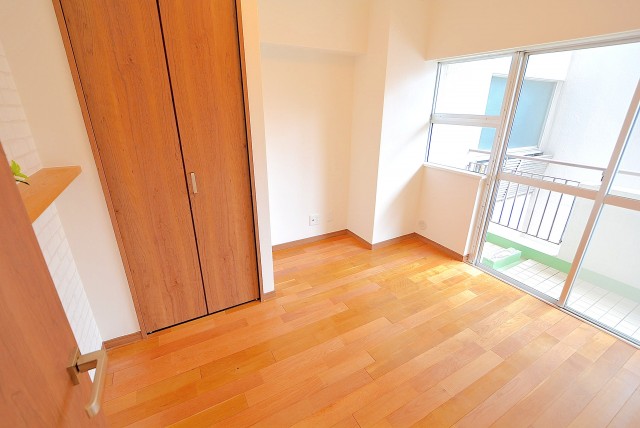 パレス三條 洋室2