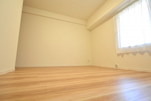 シャルム成城 洋室1