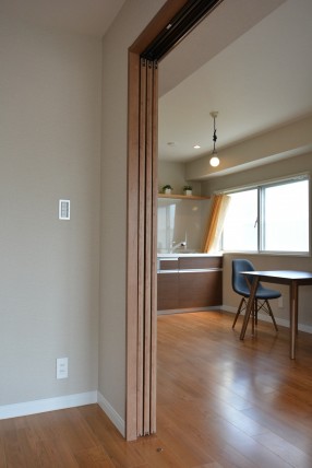 クレール三田 洋室1