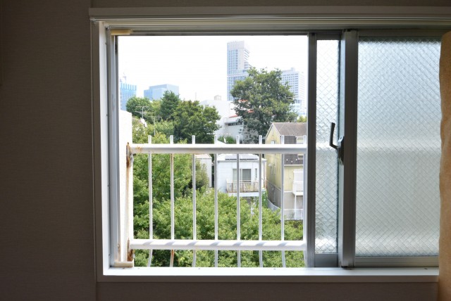 クレール三田 洋室2