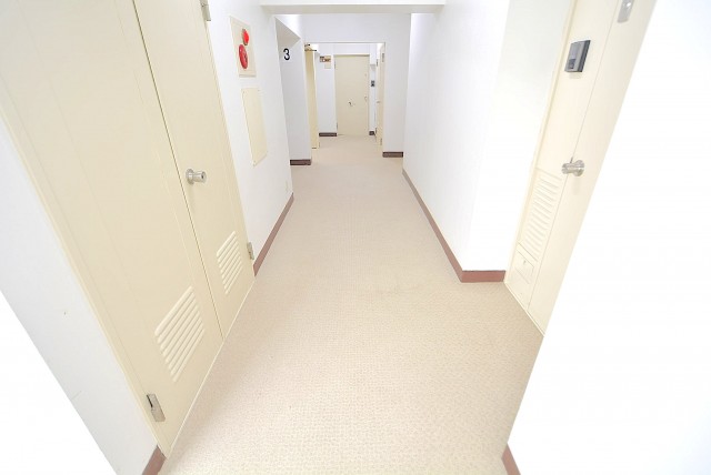 パレス三條 エントランス