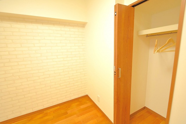 パレス三條 洋室1