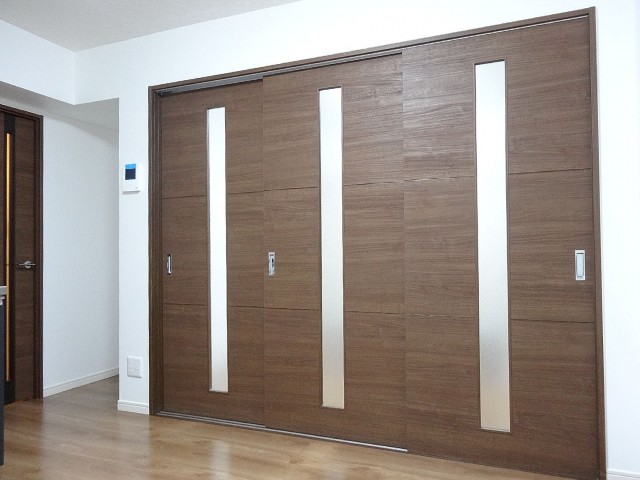 グランドメゾン碑文谷　洋室の扉