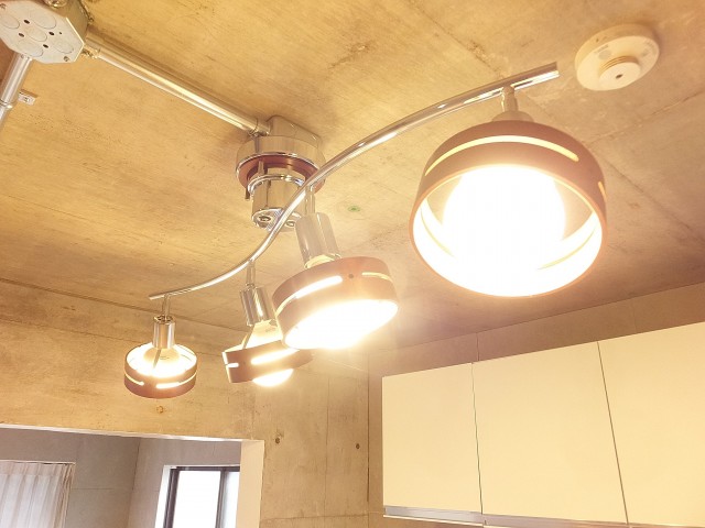 自由が丘タウンハウス　照明