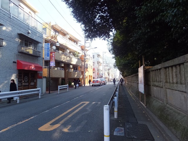 自由が丘タウンハウス　前面道路